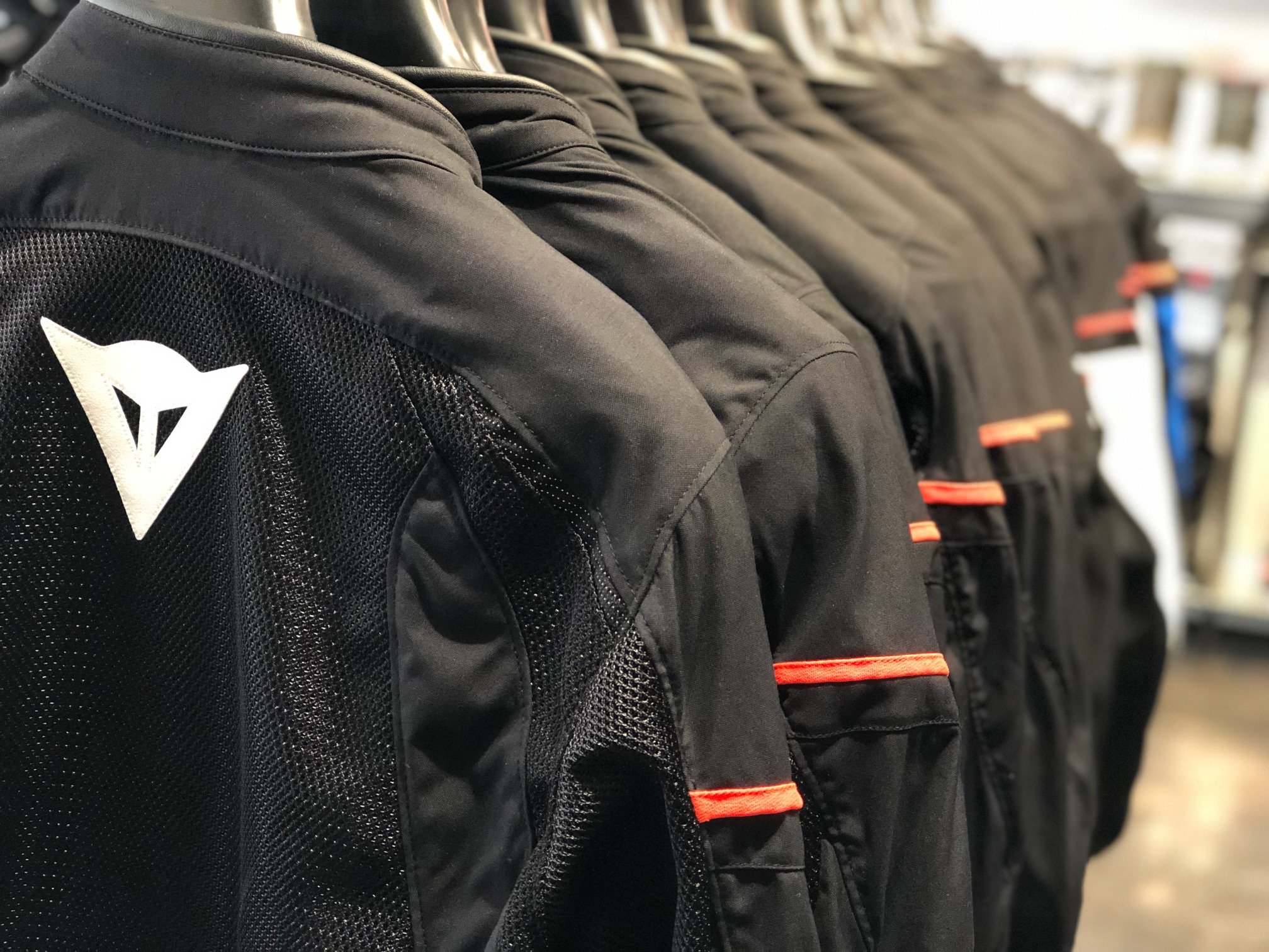 夏に活躍するメッシュジャケット【AIR FRAME D1 TEX JACKET】